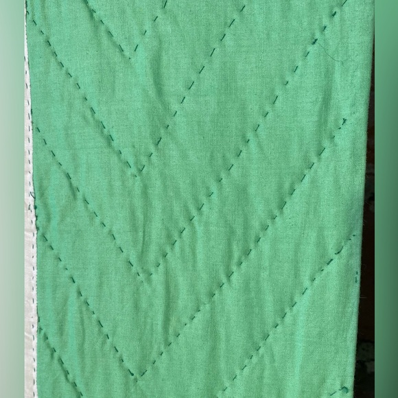 Vintage Handstitched Appliqué Quilt with Tulips 69” x 90” - Picture 7 of 12